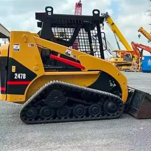 Chargeuse compacte diesel d'occasion CAt à vendre avec accessoires à prix avantageux - Product Image 2