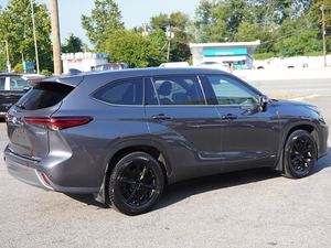 Faible kilométrage 2024 Toyota Highlander hybride Platinum AWD utilisé avec siège en cuir Démarrage à distance Bluetooth Sièges de troisième rangée Toit ouvrant - Product Image 2