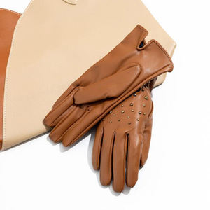 Gants en cuir d'agneau pour femmes avec écran tactile et clous dorés, écologiques, pour un usage quotidien en hiver, pour le cyclisme et les sports de plein air - Product Image 5
