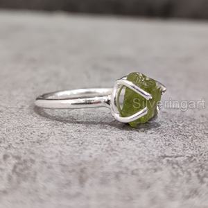 Joyería de piedra en bruto, anillo para mujer, peridoto piedra preciosa de Natural en bruto, piedra natal de agosto, banda de punta de aniversario, anillo de Plata de Ley 925 - Product Image 2
