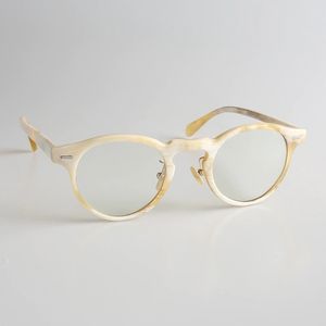 Heritage Craft Classic Natural Ox & Buffalo Horn Gafas Marcos tallados sostenibles de alto calibre para hombres y mujeres - Product Image 1