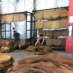 Feuilles fumées côtelées en caoutchouc naturel de fabrication vietnamienne Type RSS3 Produit de qualité du fournisseur du Vietnam - Product Image 1