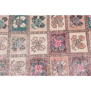 Alfombra Vintage Estilo Runner de 1.7x7 pies (53x213 cm), Alfombra Turca con Diseño de Cuadros Rosados - Product Image 5