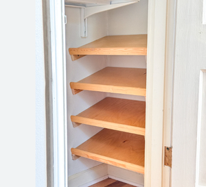 Estantes Ajustables de Madera para Exhibición de Zapatos (Inclinados) - Product Image 1