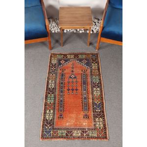 Petit tapis turc de 2,4 x 4,1 pieds, tapis vintage, tapis géométrique marron et bleu - Product Image 1