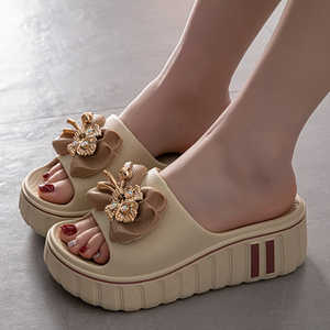 Sandalias Elegantes con Adornos Florales para Mujer, Colección Verano 2025, Antideslizantes, Resistentes al Olor, Duraderas, para la Playa - Product Image 2