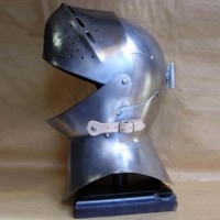 Casco de Armadura Medieval BUHURT, Réplica Hecha a Mano con Acero Suave de Calibre 18, Recortada y con Incrustaciones de Esmalte, para Coleccionistas y Reenactaciones Históricas