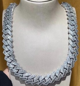 Chaîne cubaine Moissanite blanche en argent sterling 925 VVS1 Chaîne cubaine personnalisée - Product Image 1