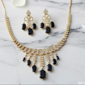 Elegante AD CZ Stone Fancy Necklace Set High Gold Polish Impresionante joyería de diseñador para bodas, fiestas y ocasiones especiales - Product Image 1