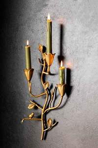 Exquisito candelabro botánico dorado para una decoración atemporal. Disponible a precios de mayoreo - Product Image 5