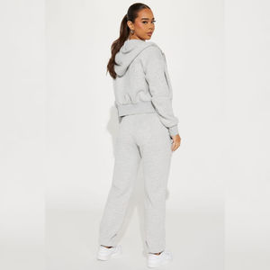 Ensemble de survêtement pour femme en molleton épais respirant décontracté à capuche deux pièces avec fermeture éclair et logo personnalisé à manches longues - Product Image 2