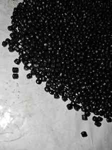 Masterbatch rond noir de carbone non toxique Panchal Merchant pour les applications de coloration plastique des pièces automobiles et des équipements sportifs - Product Image 2