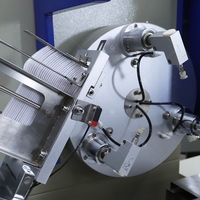Machine d'emballage entièrement automatique pour couverts jetables (cuillère, fourchette, couteau) avec serviette, équipement d'emballage flow-pack type oreiller