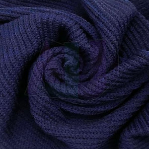 Bufandas largas de invierno hechas en Pakistán para mujer, accesorio de moda cálido y acogedor de punto de lana 100% para uso informal y al aire libre - Product Image 3