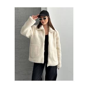 Cappotto in pelliccia sintetica Beige da donna con colletto rialzato e fodera in peluche con comoda tasca - Product Image 6