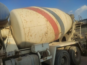 Camion malaxeur à béton auto chargement personnaliser la Machine lourd bas prix prêt à l'emploi Howo camion malaxeur à béton - Product Image 3