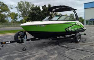 Venta de Embarcaciones Jet Chaparral Vortes 203 VRX de 20 pies, Modelo 2018, Disponibles para la Venta y Listas para Usar - Product Image 2