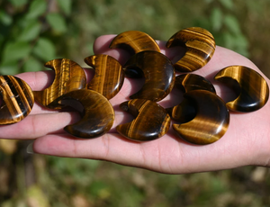 Hermosas lunas de cristal, piedra de bolsillo, lunas de cristal, lunas de gemas pulidas a mano de alta calidad, piedra de cristal curativa - Product Image 4