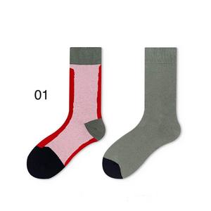 Chaussettes décontractées à blocs de couleur contrastées de style vintage ODM, design tendance, chaussettes personnalisées en gros, fabriquées en usine au Vietnam - Product Image 4