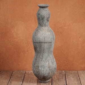 Conja Black Urne de sol en argile terracotta rustique, forme sablier, artisanale, grand vase décoratif en grès, vente en gros - Product Image 5