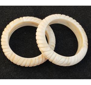 Brazalete Artesanal de Cuerno Natural con Perla, Joyería de Cuerno Puro, Brazaletes de Cuerno Elegantes, Feng Shui para el Hogar - Product Image 2