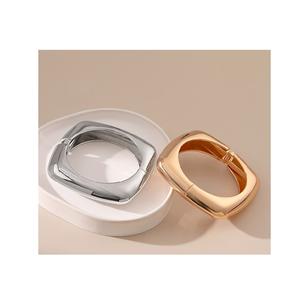 Anillo de Servilleta de Metal Dorado Hecho a Mano con Acabado de Lujo por Decor Impex, Diseños Artesanales para la Mesa - Product Image 5