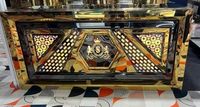 Compteurs à LED pour la présentation de chauffe-plats et chauffe-plats en plusieurs finitions comme l'or et le blanc utilisés dans la restauration dans les hôtels