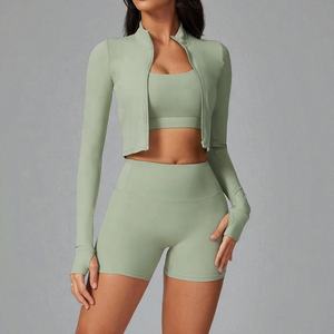 Ensemble de yoga 3 pièces de qualité supérieure pour femme, léger et respirant, avec logo frontal, fabriqué au Pakistan, extensible dans quatre directions, matière de haute qualité - Product Image 2