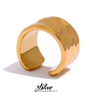 Anillo de Acero Inoxidable Ancho Geométrico Chapado en Oro de 18K, con Incrustaciones de Corte Eternity, Moderno, Simple y Elegante para Fiestas - Product Image 1