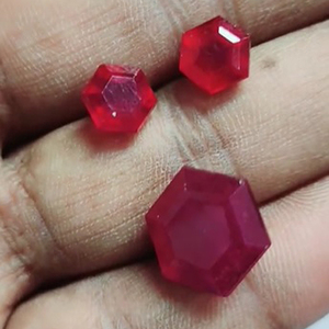 Chất lượng cao 3pcs Bangkok thủy tinh đầy <span class=keywords><strong>Ruby</strong></span> 8mm-15mm hình lục giác khía cạnh 25cts rất nhiều lỏng bát giác cắt iroc chứng nhận màu hồng IGI - Product Image 2