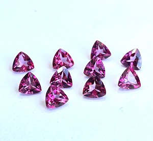 บุษราคัมสีชมพูธรรมชาติล้านล้านเหลี่ยมเพชรพลอย5มม. คุณภาพดี-สีชมพูบุษราคัมล้านล้านเหลี่ยมเพชรพลอย - Product Image 1