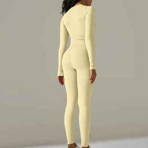 ชุดโยคะฟิตเนสเซ็กซี่สำหรับผู้หญิงบราออกกำลังกายแบบยืดหยุ่นและเลกกิ้งแบบไร้รอยต่อโลโก้ออกแบบได้ตามต้องการ - Product Image 3