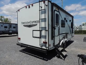 Remolque usado Coachmen Freedom Express 192RBS del 2021, listo para la venta. Remolques de viaje, caravanas, casas rodantes, autocaravanas. - Product Image 6