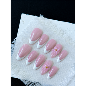 Uñas Postizas French Bloom, Diseño Elegante para Mujeres Amantes de la Moda - Product Image 2