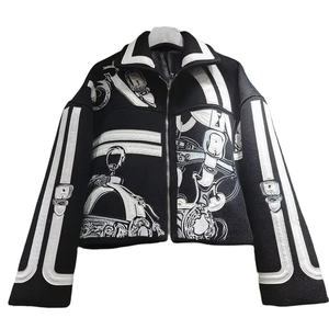 Chaqueta de Forro Polar para Mujer, Nueva Colección Otoño Invierno, Larga, Satén, Transpirable, Bordado Intenso, Cuello Alto, Cremallera, Estilo Urbano, Moderna, Forro de Bambú - Product Image 1