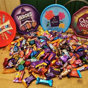 Nestle Celebrations <b>Assorted</b> <b>Chocolates</b> Mini <b>Chocolate</b> Bars for Sharing & Parties, 350g - Product Image 2