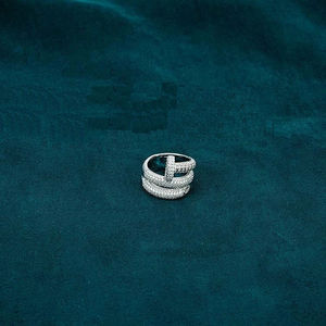 Anillo de Hombre con Diseño Único, Incrustaciones de Diamantes Moissanite, Plata de Ley 925 Chapada en Oro de 14k, Corte Redondo, Color D, Claridad VVS - Product Image 5