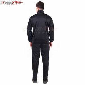 Ensemble de survêtements pour hommes en tissu polyester lisse avec design fonctionnel pour le sport Survêtement en polyester à manches longues pour hommes - Product Image 4