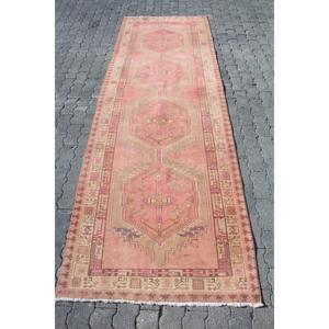 พรมตุรกีขนาด 3.3x10.4 ฟุต, พรมวินเทจ, พรมขนสัตว์ลายทางสีชมพู - Product Image 1