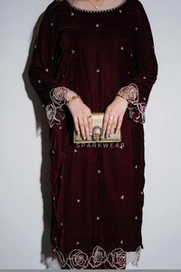 Traje Salwar de Alta Calidad para Invierno, Especial para Fiestas, Tela Modal Georgette Gruesa, Corte Recto, Bordado en el Borde, Completamente Cosido, con Dupatta - Product Image 4