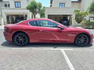 Vehículo Usado V8 2024 con Volante a la Izquierda, Asientos de Cuero, Neumáticos R17, Techo Solar Automático, Cámara Trasera 360, Emisión Euro IV, 5 Asientos - Product Image 4