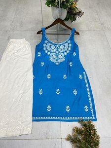 Resort-ready Kurti est disponible en beige sable, bleu aqua et corail doux conçu pour le dimensionnement mondial, produit de vente en gros - Product Image 4