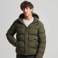 Chaqueta de Invierno 2026, Nueva Moda para Hombre, Estilo Camuflaje con Parches, Chaqueta Acolchada, MOQ Bajo, Venta al por Mayor, Mangas Completas, Capucha, Impermeable