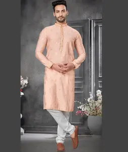 Los hombres de diseñador de estilo indio y pakistaní usan Kurtas listas para bodas y festivales colecciones de ropa con función de desgaste