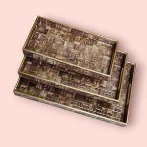 Plateau en bois imprimé Meena élégant et écologique, art floral traditionnel, durable et lavable au lave-vaisselle - Product Image 1