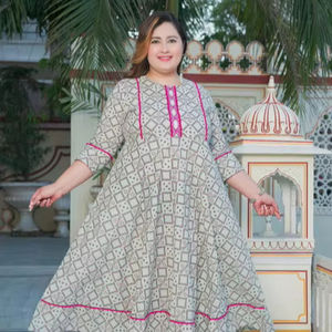Kurta Anarkali en coton imprimé ikat brodé, grande taille, multicolore, élégant, coupe régulière, confortable, stylé, tenue traditionnelle - Product Image 1