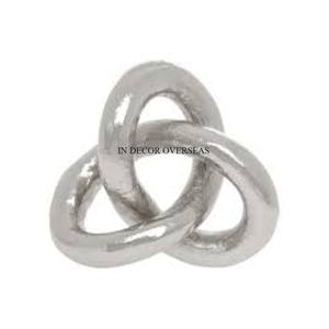 Sculpture de créateur de chaîne en métal plaqué or de haute qualité avec Base en marbre blanc Accents décoratifs de pièce maîtresse de table d'Inde - Product Image 6