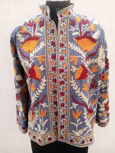 Vestes d'hiver indiennes en pur coton brodé pour femmes Taille libre Vestes pour femmes faites à la main Taille libre - Product Image 2