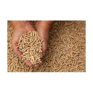 เม็ดไม้ขี้เลื่อยคุณภาพดีที่สุดทำจากไม้สปรูซเชื้อเพลิงธรรมชาติสำหรับใช้ในหม้อไอน้ำจากผู้ผลิตเม็ดไม้ - Product Image 1