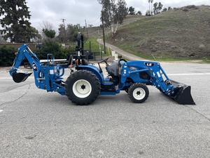 LS MT235HE 4WD Tracteur à roues compact multifonctionnel avec chargeur frontal et pelleteuse avec pompe à moteur automatique Boîte de vitesses en vente - Product Image 2